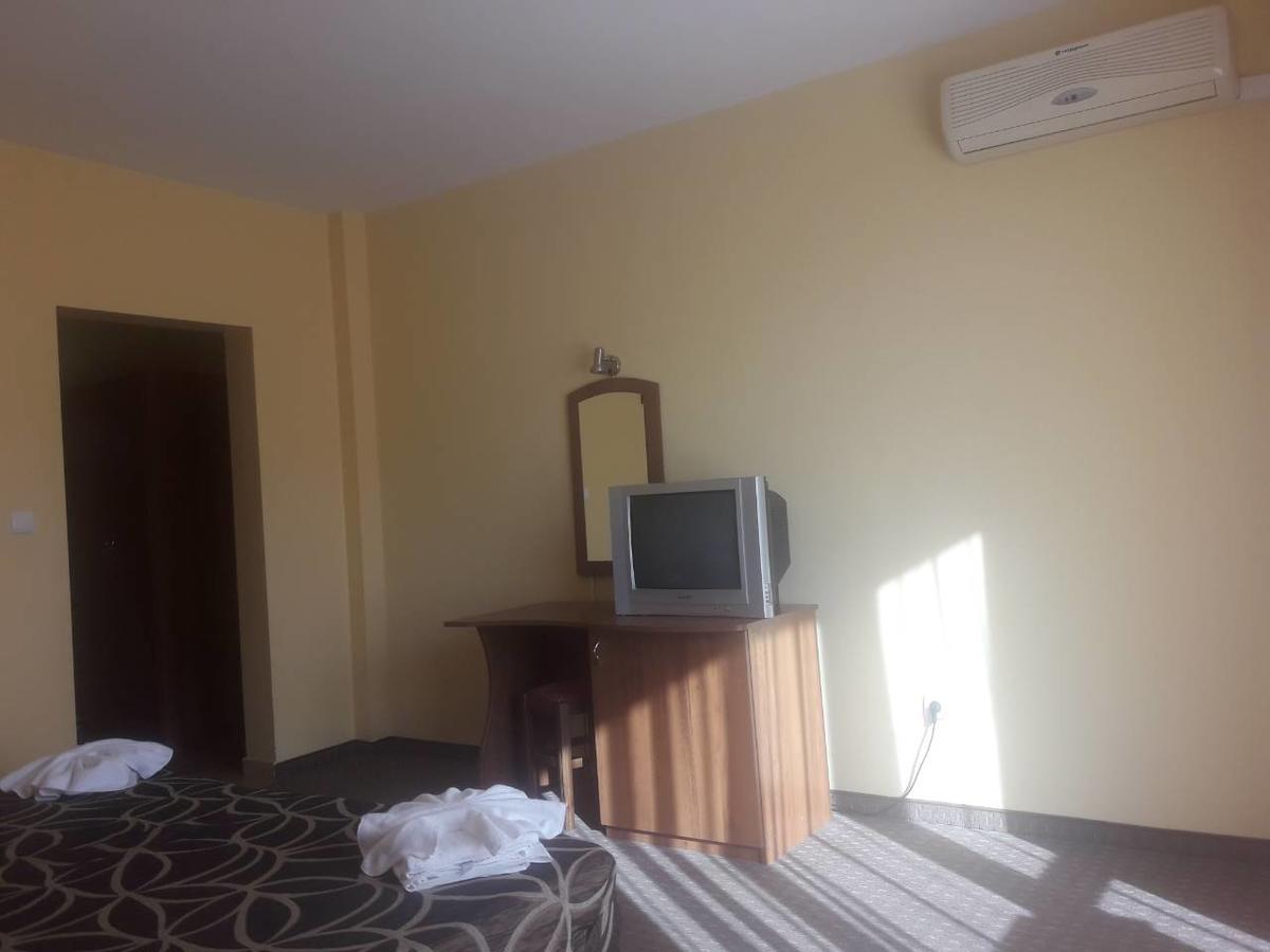 Hotel Black Sea - Breakfast, Pool & Free Parking Obzor Exterior photo